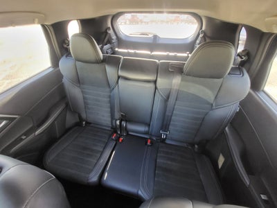 2025 Mitsubishi Outlander Base