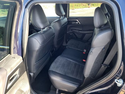 2025 Mitsubishi Outlander Base