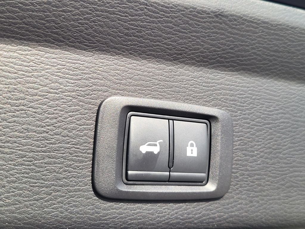 2025 Mitsubishi Outlander Base