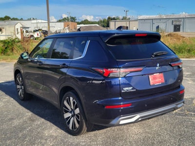 2025 Mitsubishi Outlander Base