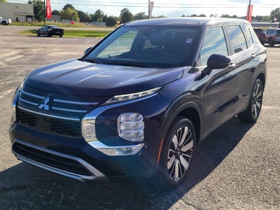 2025 Mitsubishi Outlander Base
