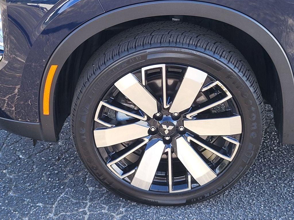 2025 Mitsubishi Outlander Base