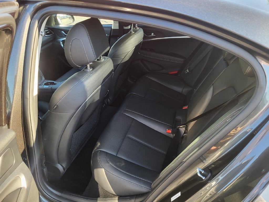 2025 Genesis G70 2.5T RWD