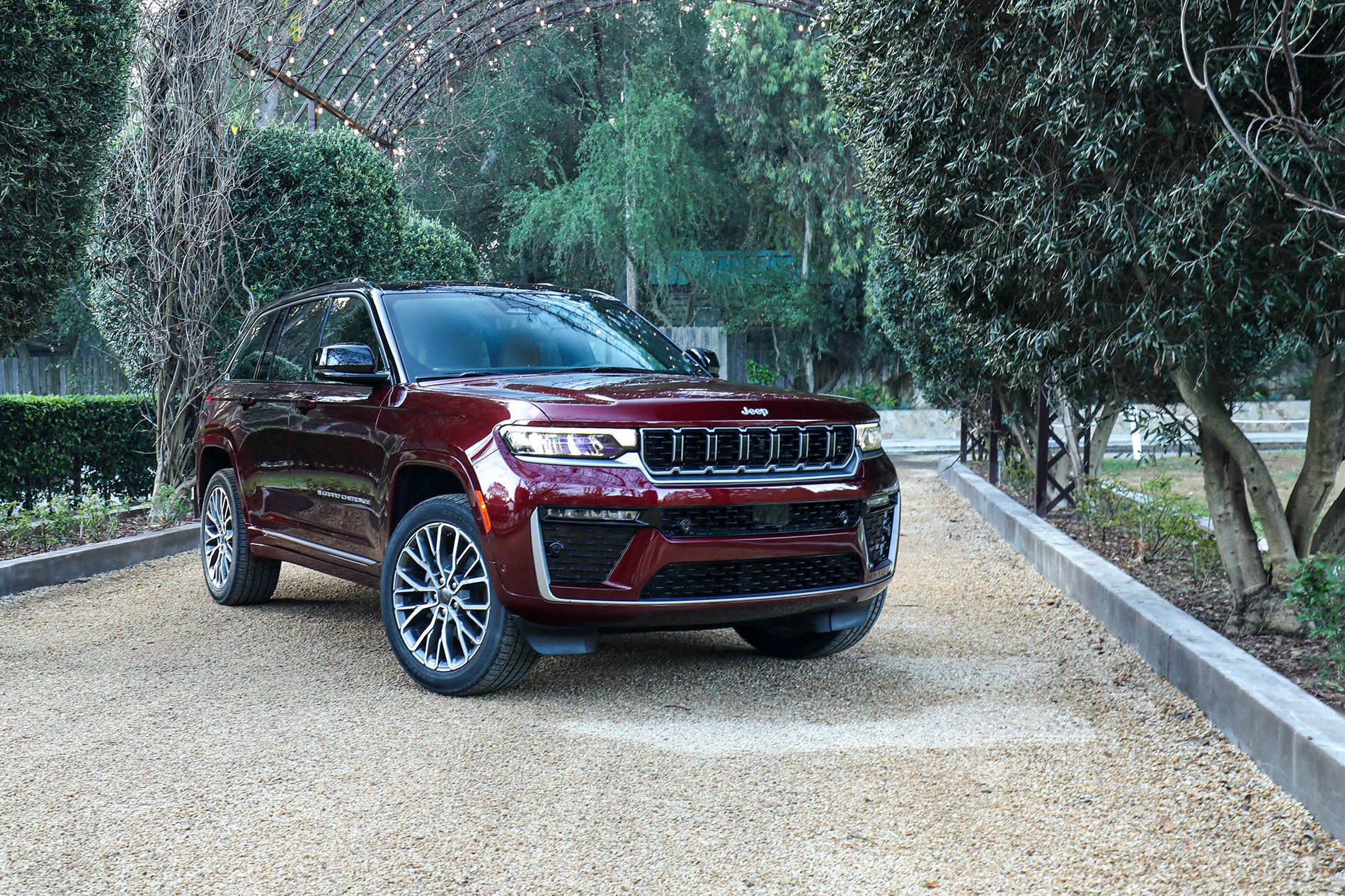 2026 Jeep Grand Cherokee Front